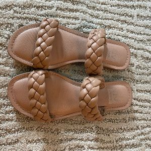 dv flat braided sandal